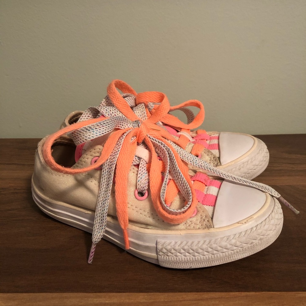 Size 11 cream glitter converse with double laces